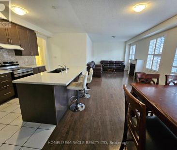 18 BACHELOR STREET W - Photo 4