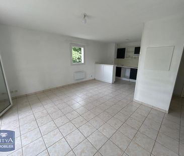 Location Appartement 2 pièces 43m² TONNAY CHARENTE 17430 - Photo 1