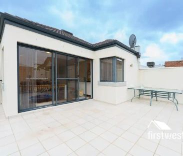 “Spacious 3x2 Family Home in Joondalup” - Photo 3