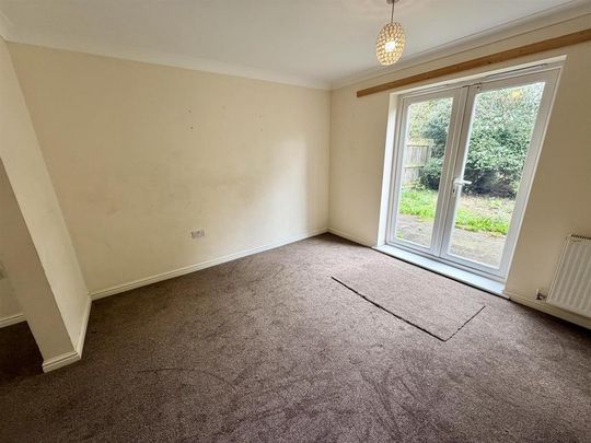6 bedroom detached house to rent - Photo 1