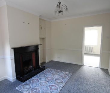 2 bedroom ground floor flat to rent - Photo 3