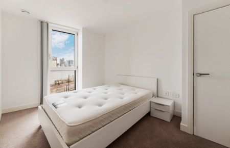 2 Bed Flat, Cable Walk, SE10 - Photo 2