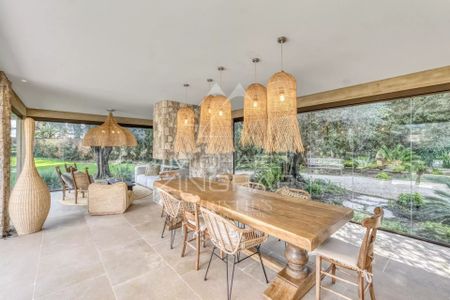 Proche Cannes – Superbe villa alliant charme et modernité – 5/6 chambres - Photo 4