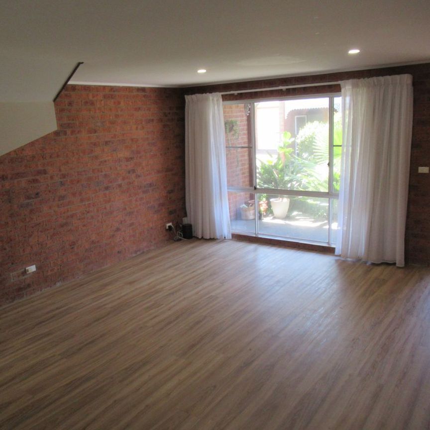 Upmarket Townhouse - Photo 1