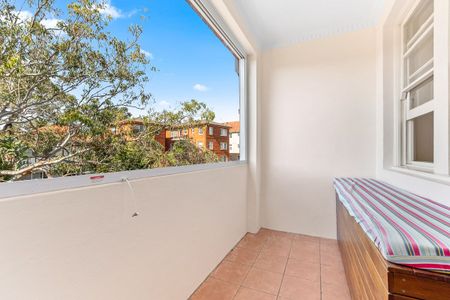 DELIGHTFUL ART DECO UNIT! - Photo 5