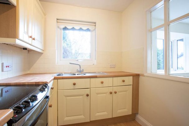 2 bedroom semi-detached bungalow to rent - Photo 1