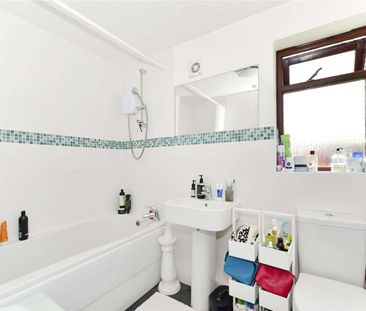 Well presented, ground floor flat 0.5 miles from Bourne End town ce... - Photo 5