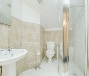 A 2 Bedroom Flat in Montpellier GL50 2PQ - Photo 4