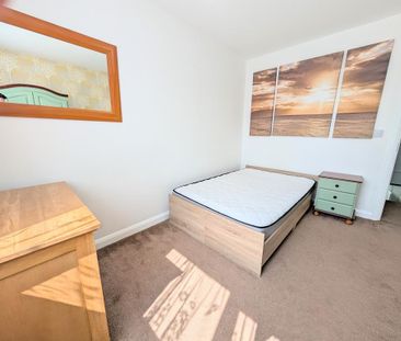 1 bedroom in a house share to rent - Photo 1