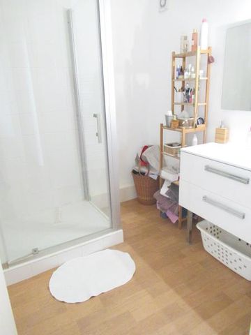 Location Appartement 2 pièces 56m² - Photo 5