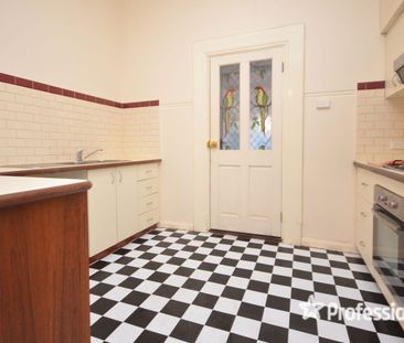 Charming Circur Home in the Heart of East Victoria Park - Photo 6