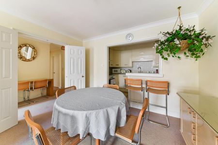 2 bedroom flat in Galen Place - Photo 5