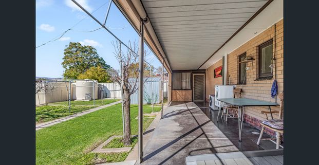 Spacious and Rustic Four Bedroom House - Photo 1