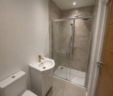 Beaconsfield Place, Epsom, Surrey, KT17 4BD - Photo 4