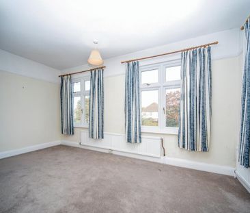 4 bedroom semi-detached house to rent - Photo 3