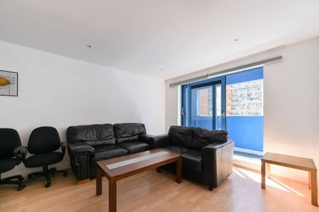 3 bedroom flat to rent - Photo 2