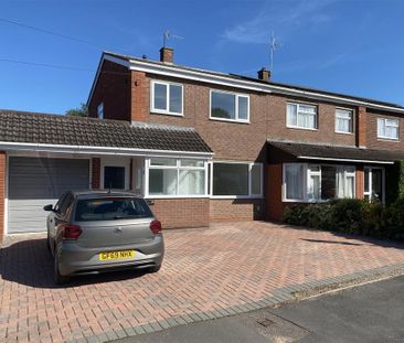 3 bedroom semi-detached house to rent - Photo 5
