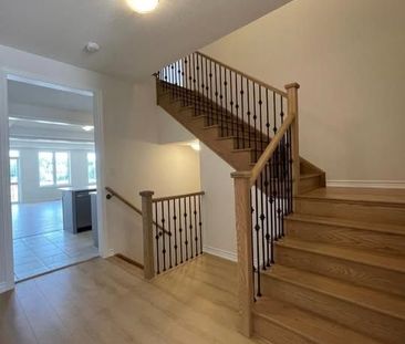 For Lease - 47 Kenneth Rogers Crescent, East Gwillimbury, Ontario - Photo 5