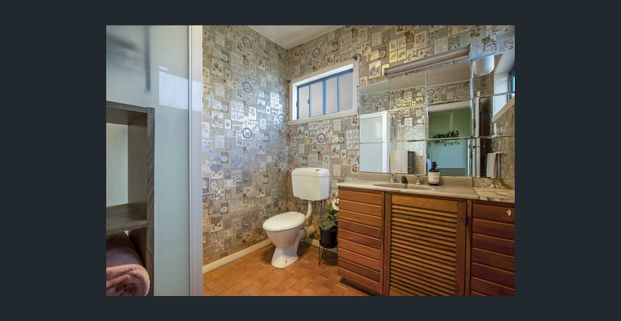 Quaint 1 Bedroom Cottage - Photo 1