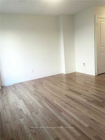 For Lease - 160 Tango Crescent, Newmarket, Ontario - Photo 2