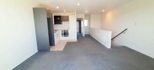 Chic 1BR Apt with Balcony in East Tamaki - Photo 1