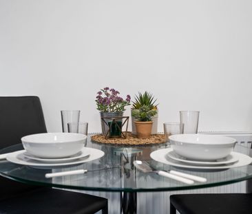 St. Margarets Avenue Room 4 - Photo 2