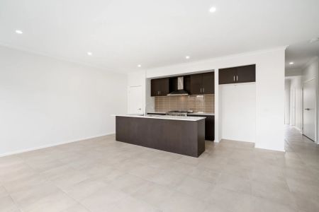 Low-Maintenance Family Home in Prime Location - Photo 4