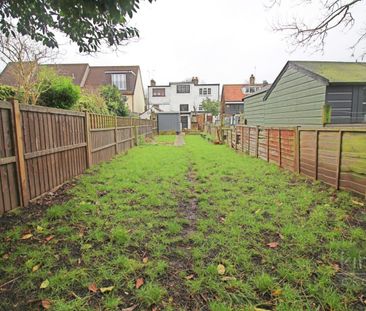 3 Bedroom House - Terraced To Let - Photo 4