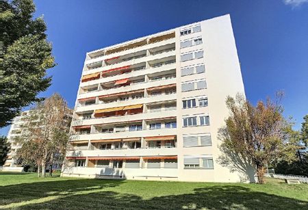 Bel appartement lumineux avec balcon vue sur le lac et le Jura - Photo 3