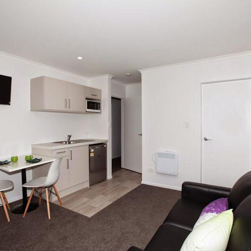 Short walk to Uni - Photo 1