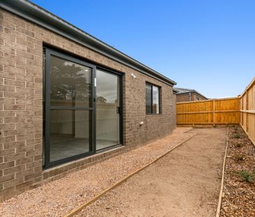 14 Modular St, Charlemont VIC 3217 - House For Rent | Domain - Photo 3