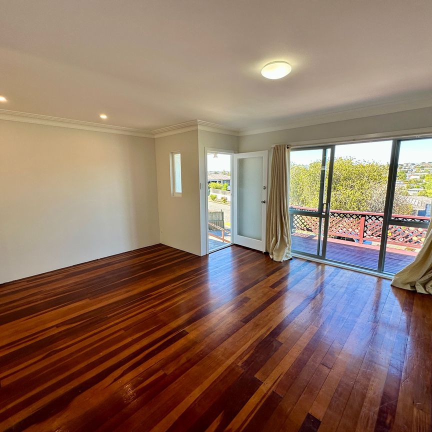 Three Bedroom Unit, New Windsor - Photo 1