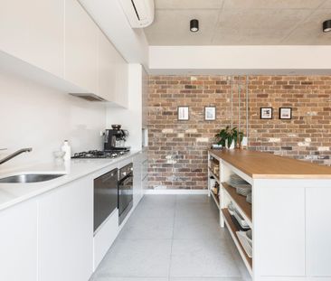 Sought after modern one bedroom apartment - Photo 6