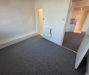 Seabourne Road, Bournemouth - Photo 1