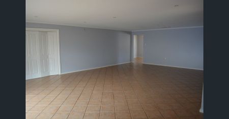 ONE FOR THE FAMILY - Photo 2