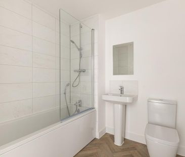 4 bedroom detached house to rent - Photo 5
