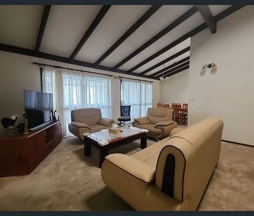 Spacious Unit in East Toowoomba! - Photo 3