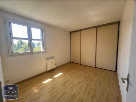 Location Appartement 4 pièces 100m² MARSEILLE 12ème - Photo 4