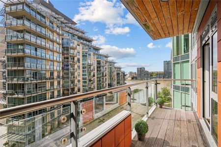 Exceptionally spacious two-bedroom apartment. - Photo 2