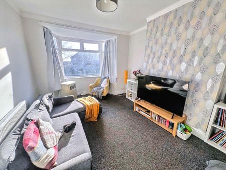 2 bed upper flat to rent in NE29 - Photo 3