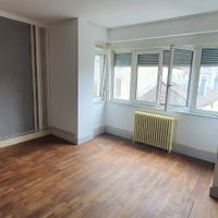 Appartement 4 pièces à Charmes - Photo 1