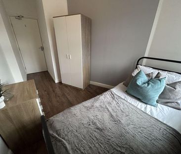Mixed use to rent - Photo 1