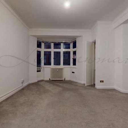 Clare Court, Judd Street, Bloomsbury, London, WC1H - Photo 1