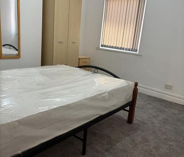 4 bedroom terraced house to rent - Photo 6