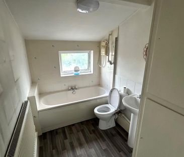 2 bedroom semi-detached house to rent - Photo 5