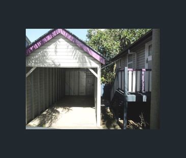 OLDER STYLE - TWO BEDROOM UNIT IN ANNERLEY - Photo 6