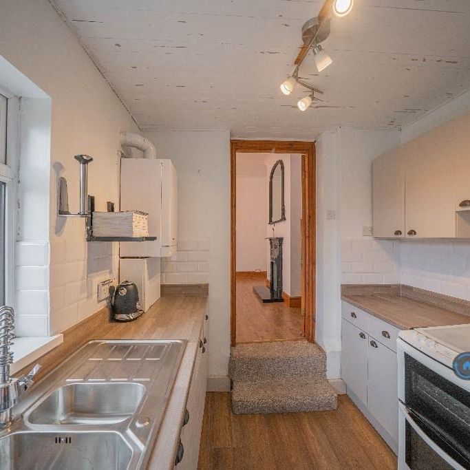 3 bedroom flat to rent - Photo 1