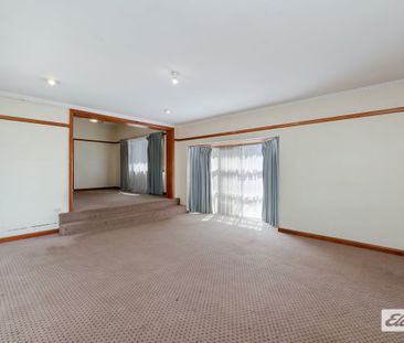 Character and charm in a convenient setting - Photo 1