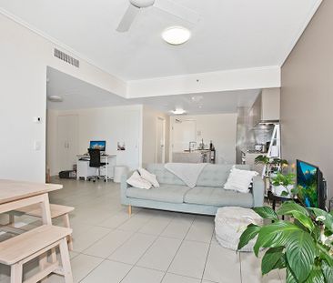Extra Large One Bedroom Apartment - Photo 4