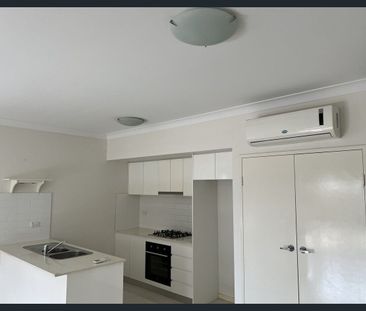 Ground floor 2 bedroom unit - Photo 5